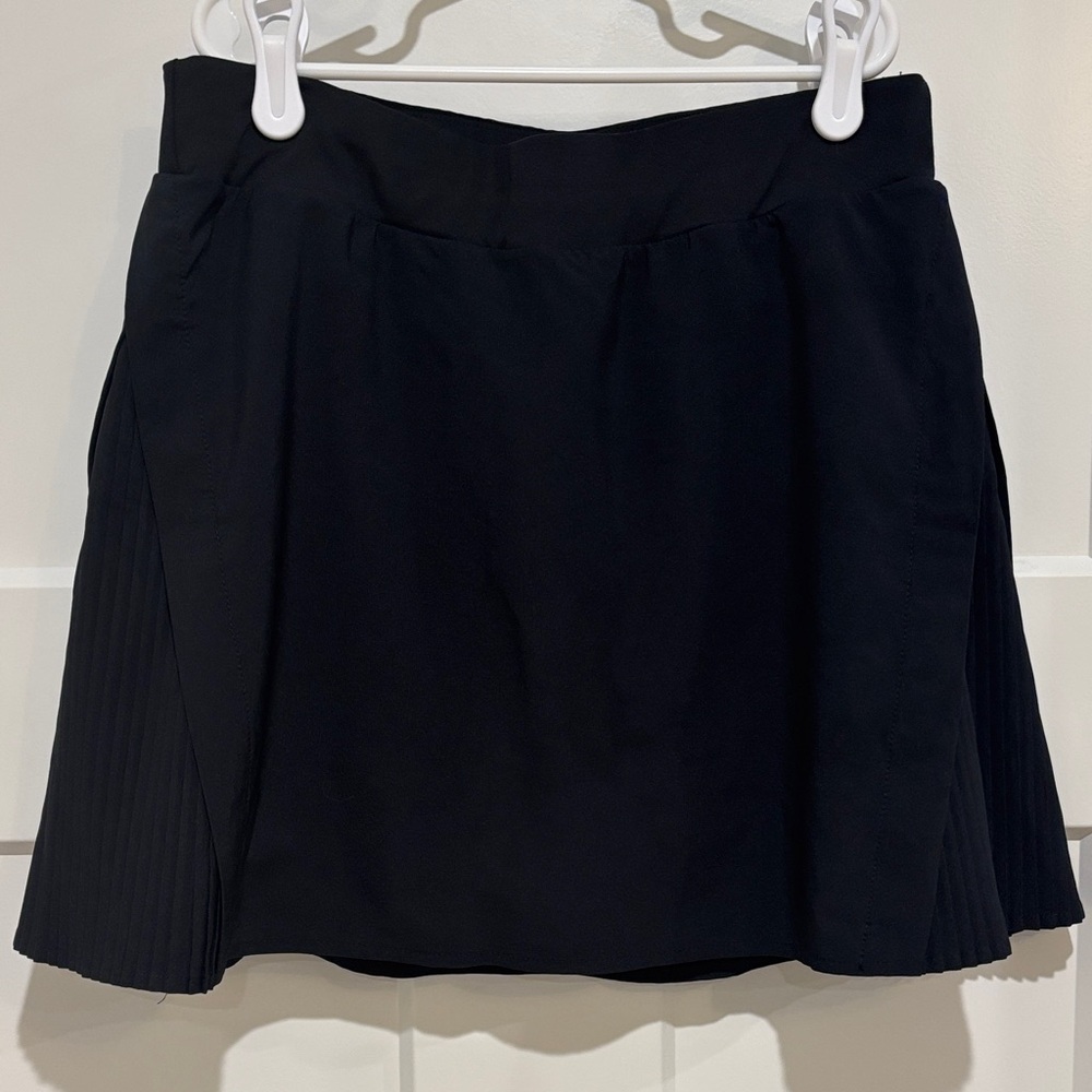 Mondetta The Tennis + Golf GRS Recycled Poly Side Pleat Skort in Black Size S